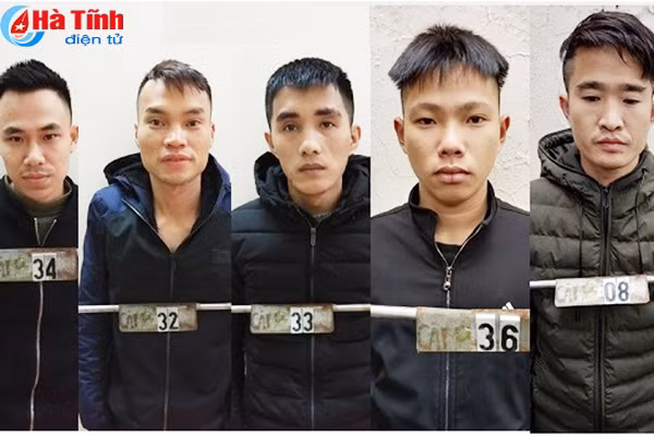 khoi to 5 doi tuong doi no thue gay roi trat tu cong cong