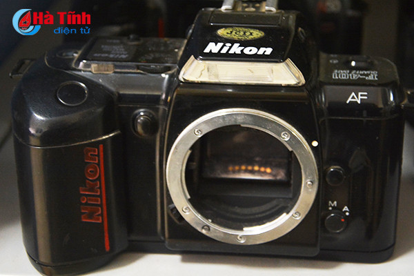 giam doc doanh nghiep khoe bo suu tap may anh co quy hiem