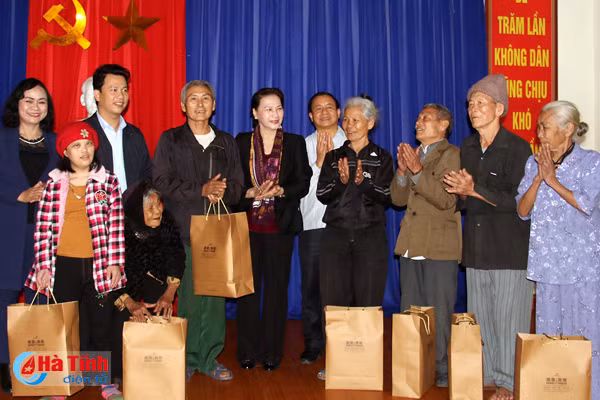 chu tich quoc hoi tam thoi de tai nguyen trong long dat tap trung khai thac tiem nang bien