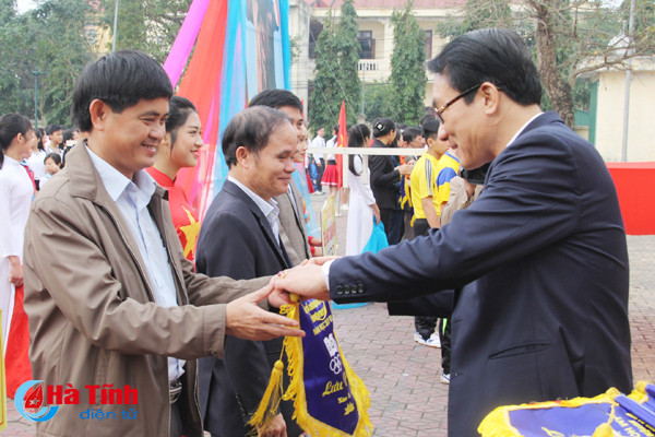 an tuong man vo gay tai hoi khoe phu dong huyen nghi xuan