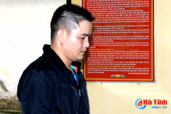 Bắt nhóm đối tượng dùng ma túy trong Karaoke Kingdom