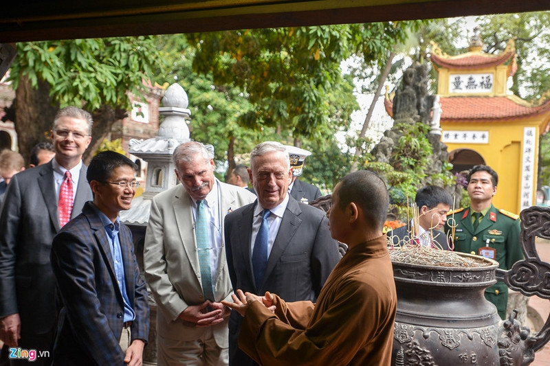 bo truong quoc phong my james mattis den tham chua tran quoc