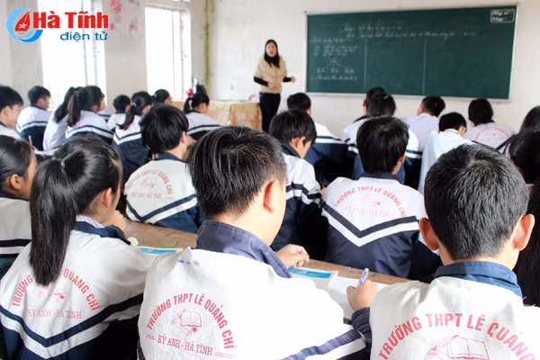 giao vien thpt biet phai nhu chua he linh an ra di