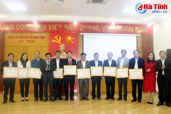 dang uy khoi cac co quan tinh phai tien phong thuc hien nghi quyet trung uong 6