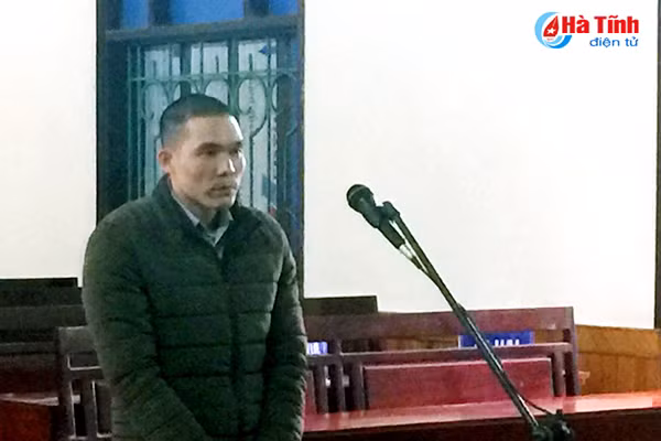 linh 20 nam tu vi van chuyen ma tuy qua bien gioi