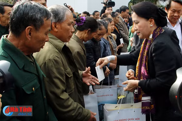 chu tich quoc hoi tam thoi de tai nguyen trong long dat tap trung khai thac tiem nang bien