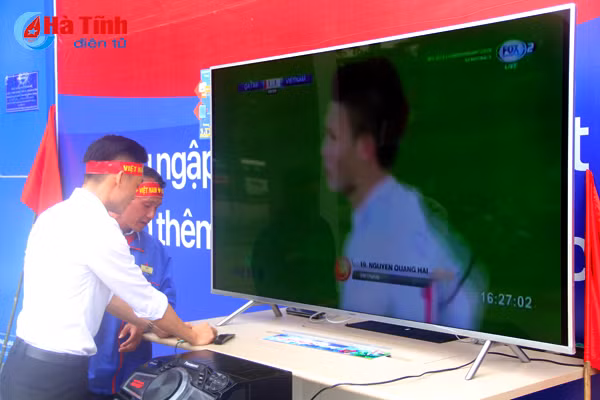 Cổ động viên nhuộm đỏ Thành Sen dù Việt Nam chỉ giành á quân U23 Châu Á