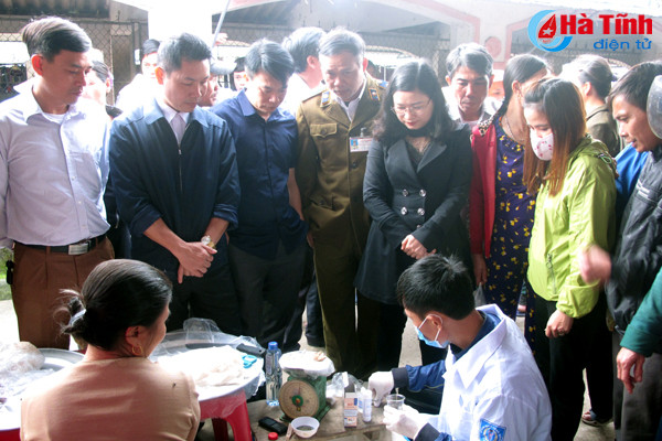 thuc pham co su dung chat phu gia cam tai loc ha con cao