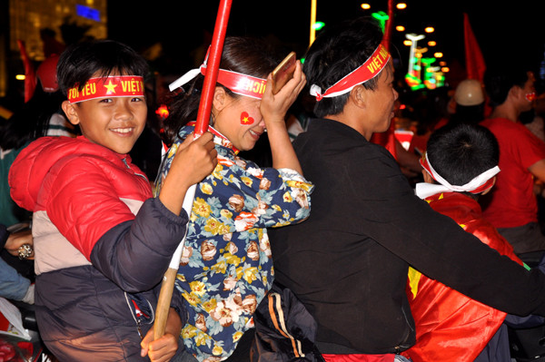 nhung giot le nuoi tiec trong niem tu hao