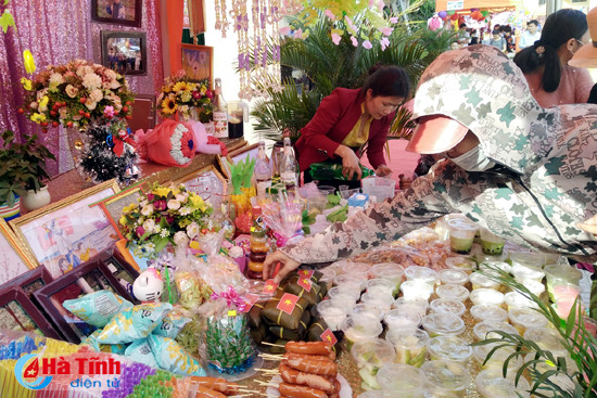 ron rang hoi cho xuan giup ban ngheo vui tet