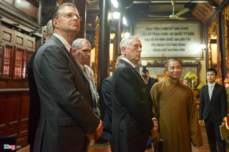 bo truong quoc phong my james mattis den tham chua tran quoc