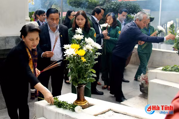 chu tich quoc hoi tam thoi de tai nguyen trong long dat tap trung khai thac tiem nang bien