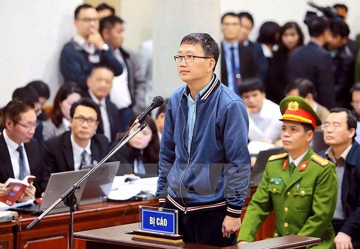 hom nay toa tuyen an voi bi cao dinh la thang va 21 dong pham