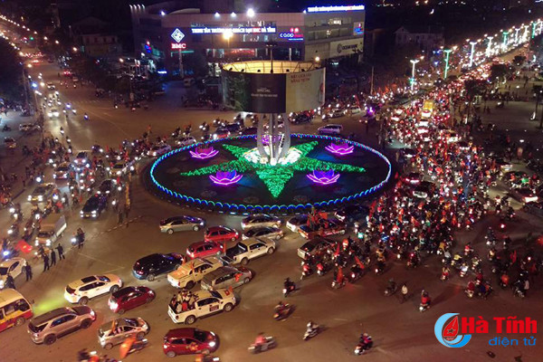 Cổ động viên nhuộm đỏ Thành Sen dù Việt Nam chỉ giành á quân U23 Châu Á