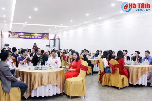 buu chinh viettel ha tinh tri an khach hang