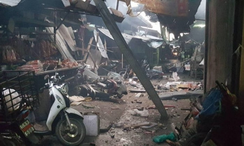 the gioi ngay qua danh bom tai khu cho thai lan 21 nguoi thuong vong