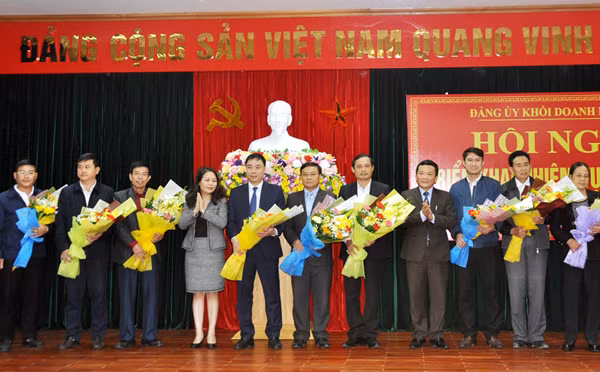 tap trung tai co cau san xuat kinh doanh gan voi bao ve moi truong