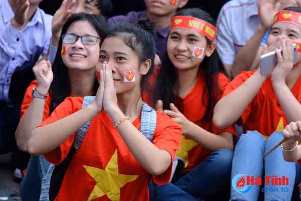 vo oa voi sieu pham cau vong trong tuyet cua quang hai