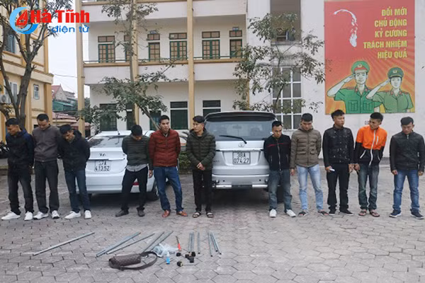 khoi to 5 doi tuong doi no thue gay roi trat tu cong cong