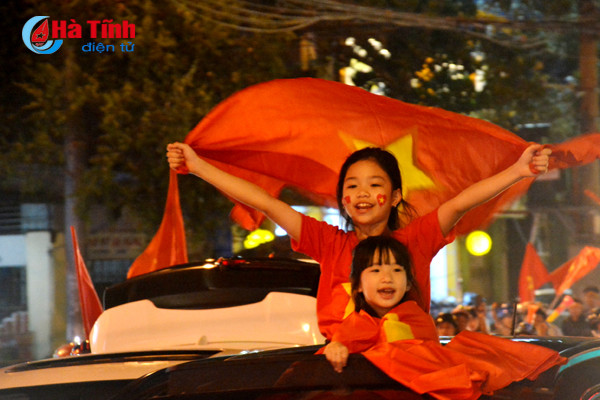 Cổ động viên nhuộm đỏ Thành Sen dù Việt Nam chỉ giành á quân U23 Châu Á