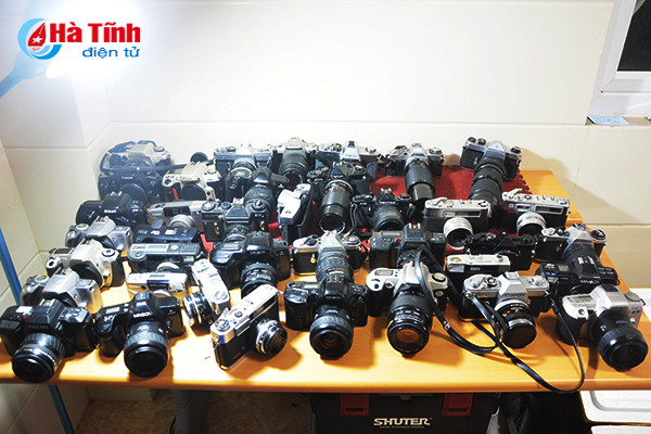 giam doc doanh nghiep khoe bo suu tap may anh co quy hiem