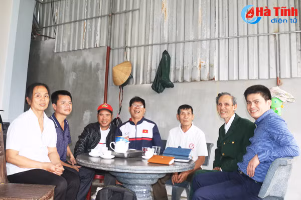 me tien dung ke phut giay ngung tho khi con trai da qua penalty quyet dinh cho u23 viet nam