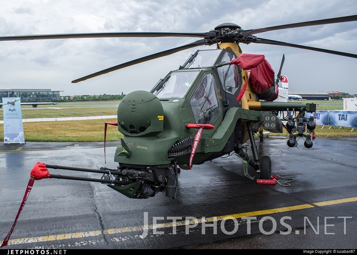 soi suc manh dang gom cua truc thang tan cong atak t 129