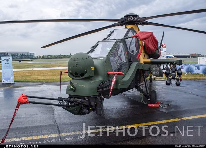 soi suc manh dang gom cua truc thang tan cong atak t 129