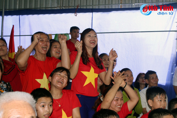 muon cung bac cam xuc tai nha tuyen thu u23 bui tien dung