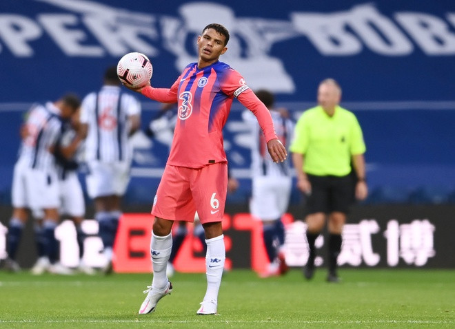 Chelsea giành điểm dù bị dẫn 3 bàn