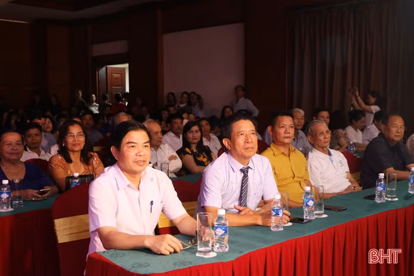 Công chiếu phim tài liệu “Đại thi hào Nguyễn Du” tại TP Hà Tĩnh