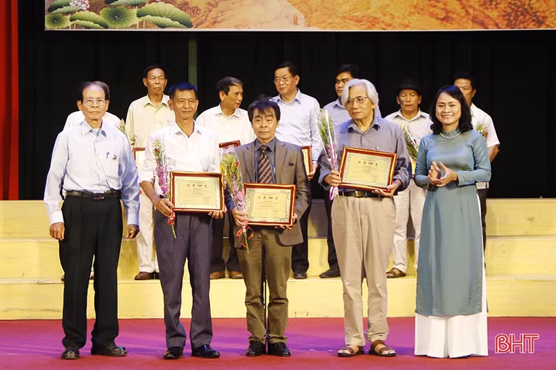 Long trọng trao giải thưởng VHNT và các cuộc thi về Nguyễn Du, Truyện Kiều