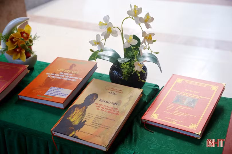 Trao thưởng cho 56 tập thể, cá nhân đạt giải cuộc thi tìm hiểu về Nguyễn Du và Truyện Kiều