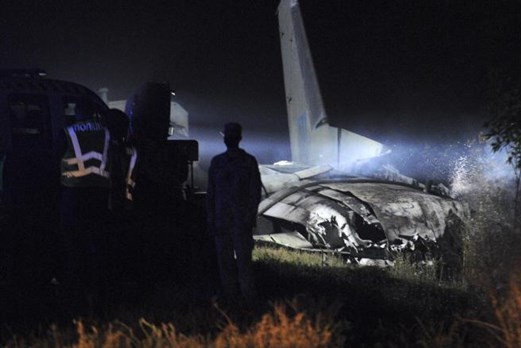 Máy bay quân sự ở Ukraine gặp nạn, hàng chục người thương vong