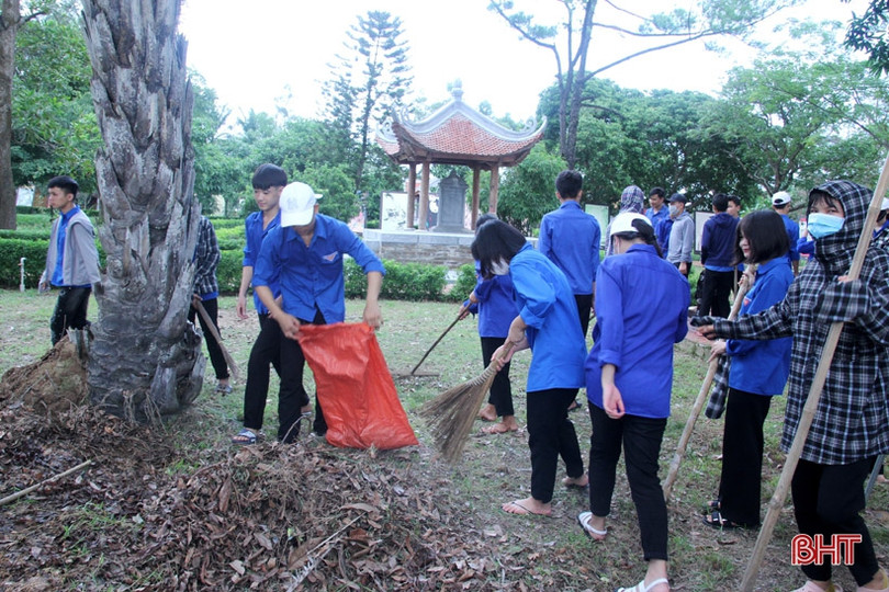 Đường quen tỏa bóng “nhị Kiều”