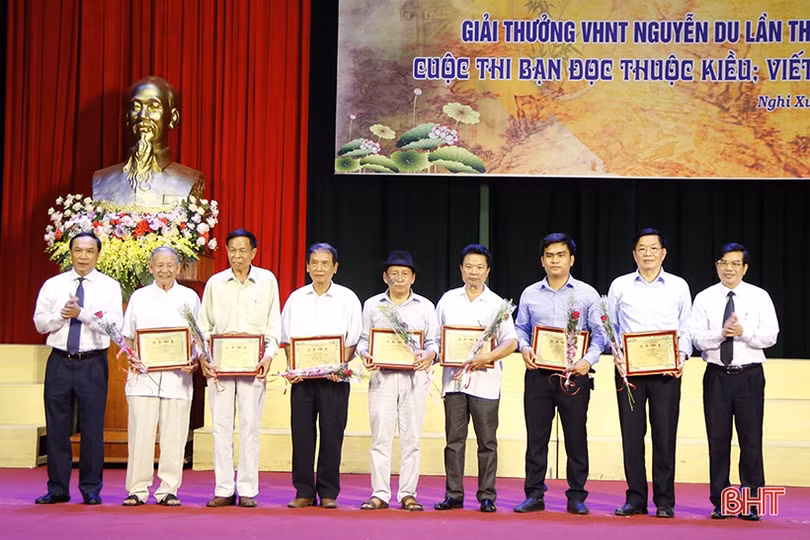 Long trọng trao giải thưởng VHNT và các cuộc thi về Nguyễn Du, Truyện Kiều