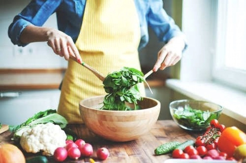 Nỗi ám ảnh rụng tóc và 5 thói quen cần từ bỏ