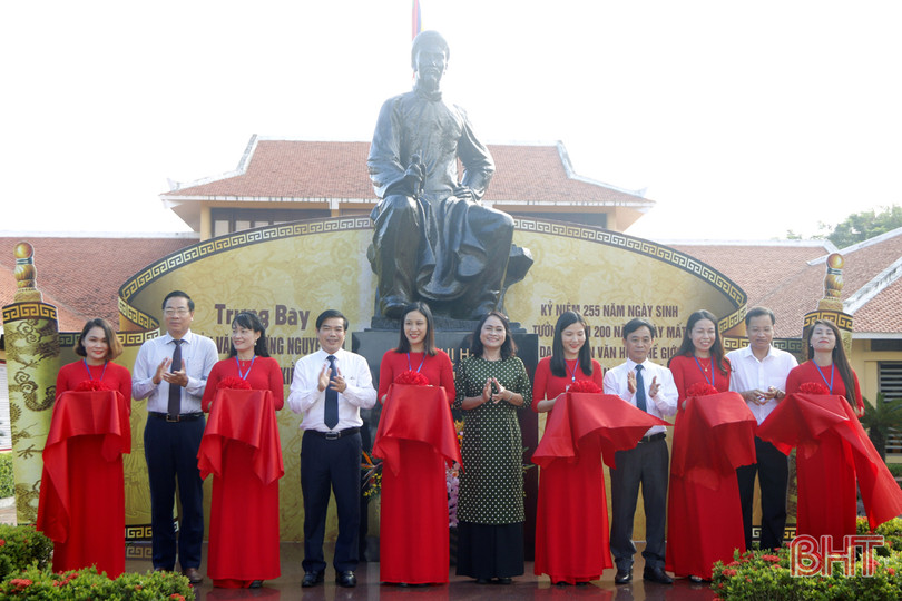 Khai mạc triển lãm tranh minh họa Truyện Kiều và các ấn phẩm của Nguyễn Du