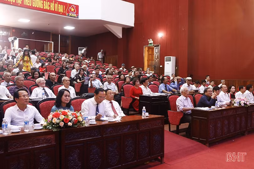 Long trọng trao giải thưởng VHNT và các cuộc thi về Nguyễn Du, Truyện Kiều