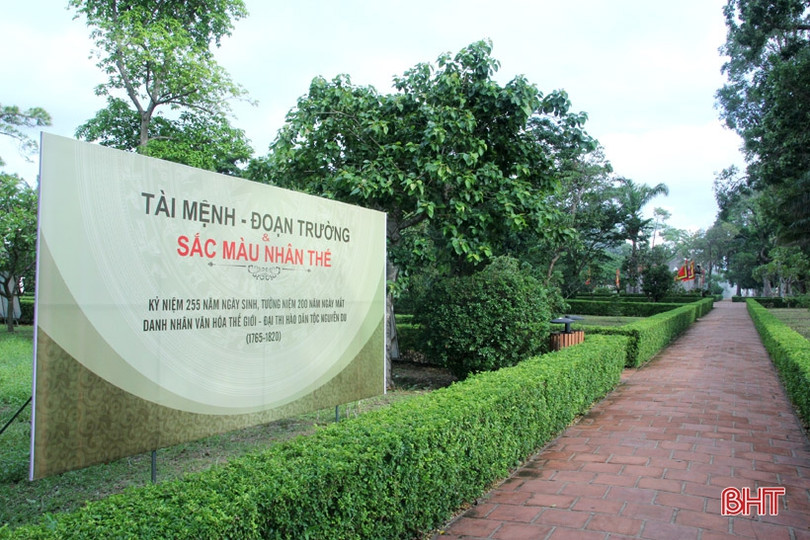 Đường quen tỏa bóng “nhị Kiều”