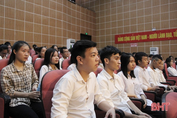 Can Lộc tuyên dương 203 học sinh đạt điểm cao trong Kỳ thi tốt nghiệp THPT