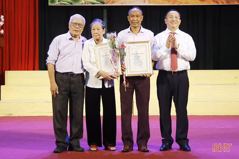 Long trọng trao giải thưởng VHNT và các cuộc thi về Nguyễn Du, Truyện Kiều