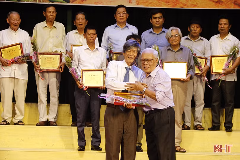 Long trọng trao giải thưởng VHNT và các cuộc thi về Nguyễn Du, Truyện Kiều