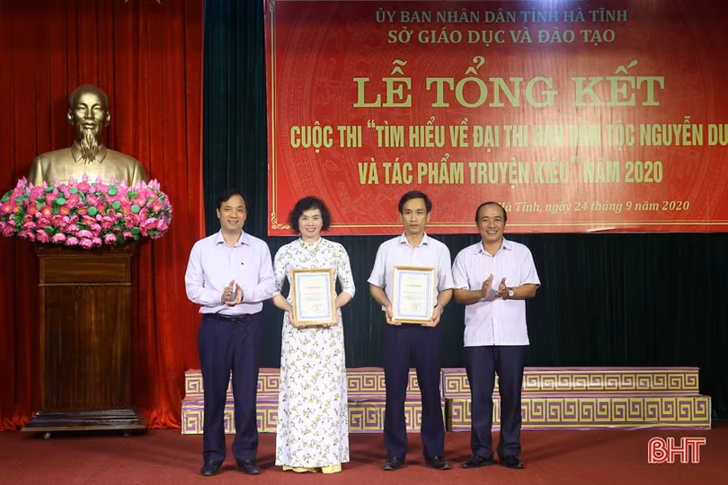 Trao thưởng cho 56 tập thể, cá nhân đạt giải cuộc thi tìm hiểu về Nguyễn Du và Truyện Kiều