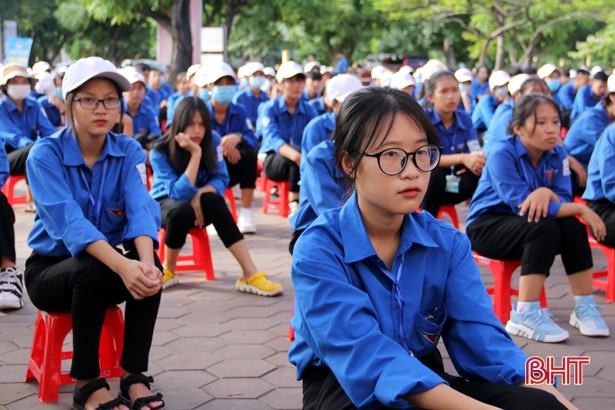Hơn 1.300 học sinh dự triển lãm “Hoàng Sa, Trường Sa của Việt Nam”