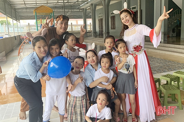 Formosa Hà Tĩnh tổ chúc Tết Trung thu cho cho trẻ em nghèo