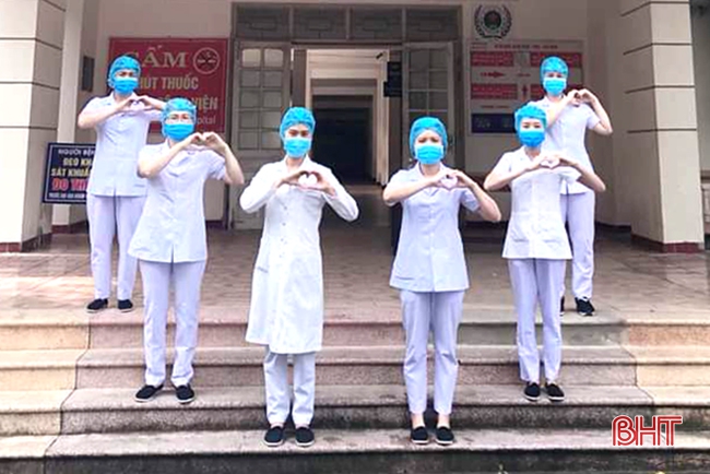 “Chiến sỹ áo trắng” bền bỉ trong cuộc chiến với Covid-19 (Bài cuối): Chuyện những “người bạn” của bệnh nhân Covid-19