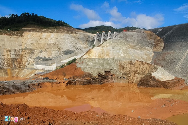 hien truong vu vo duong ong thuy dien o quang nam