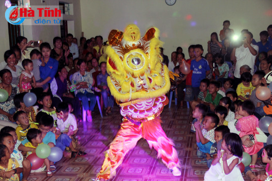 vui hoi trang ram tren oc dao hong lam