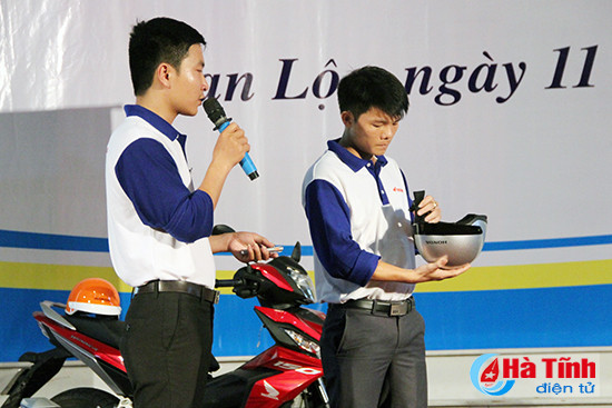 600 dvtn tham gia ngay hoi thanh nien voi van hoa giao thong